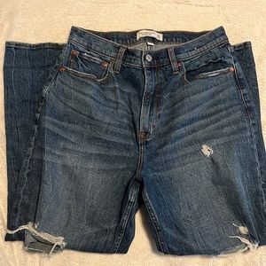 Abercrombie & Fitch: Ankle Straight Jeans. Dark Wash. Size 12